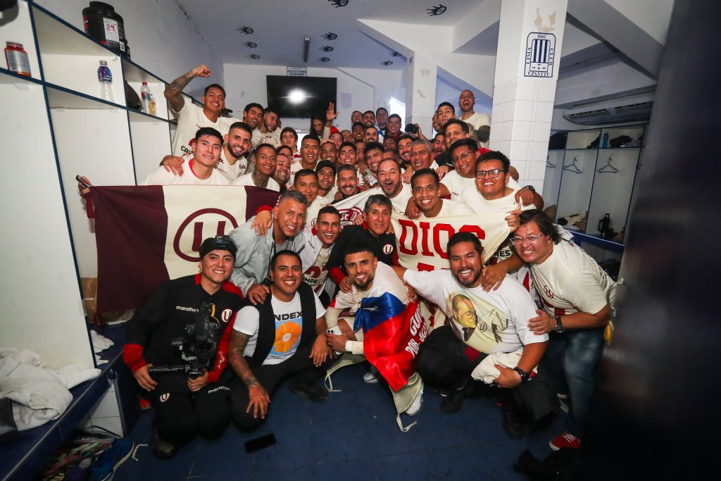 El plantel de Universitario se coronó en cancha de Alianza Lima