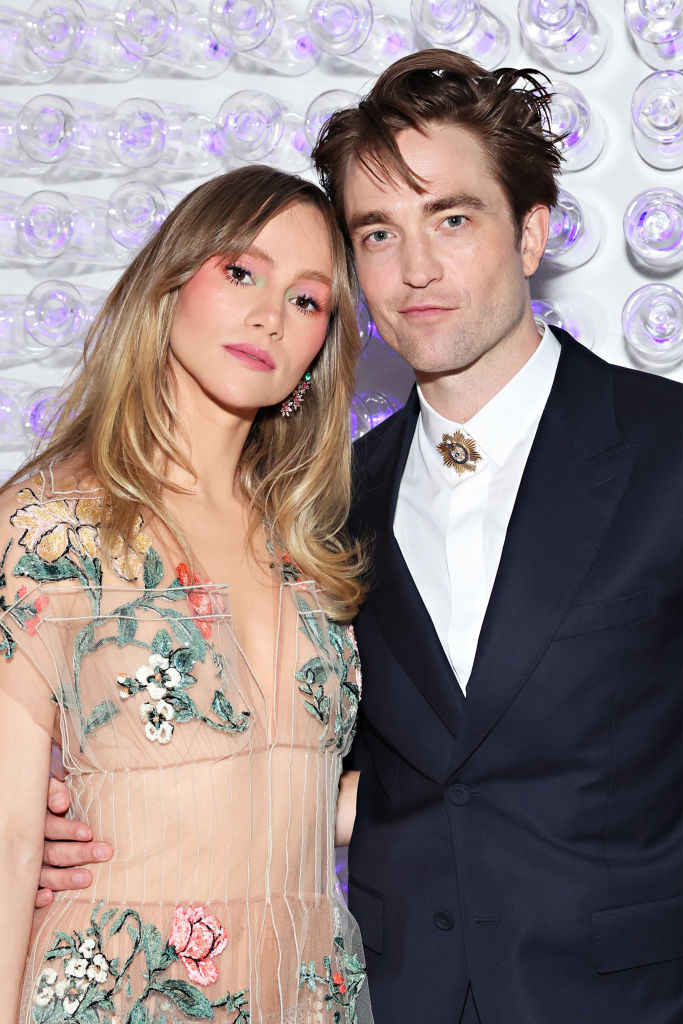 Fíjate, Paty: Lo que se sabe del supuesto compromiso entre Robert Pattinson y Suki Waterhouse 