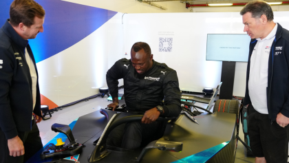 Usain Bolt maneja el auto más rápido de la Fórmula E