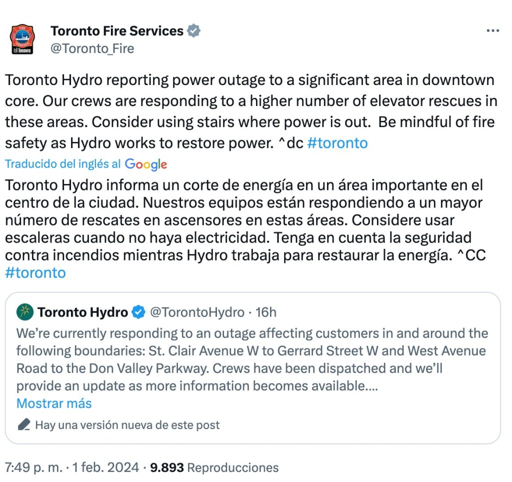 Bomberos de Toronto responden ante un apagón que dejó a miles sin luz.