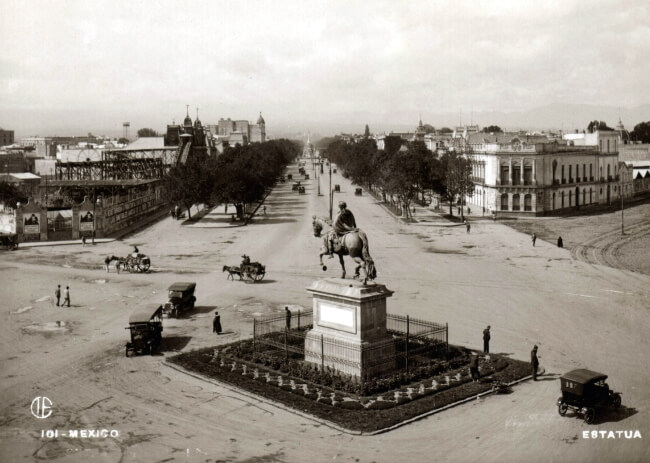 Una caminata larga por el Paseo de la Reforma