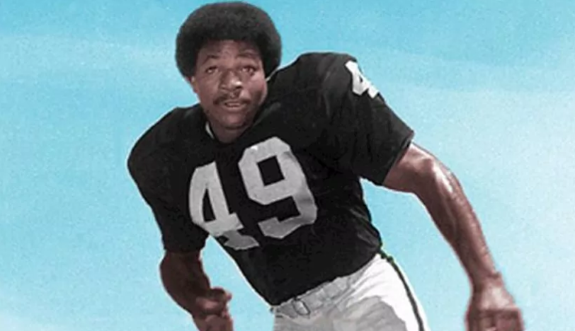 Carl Weathers en los Raiders