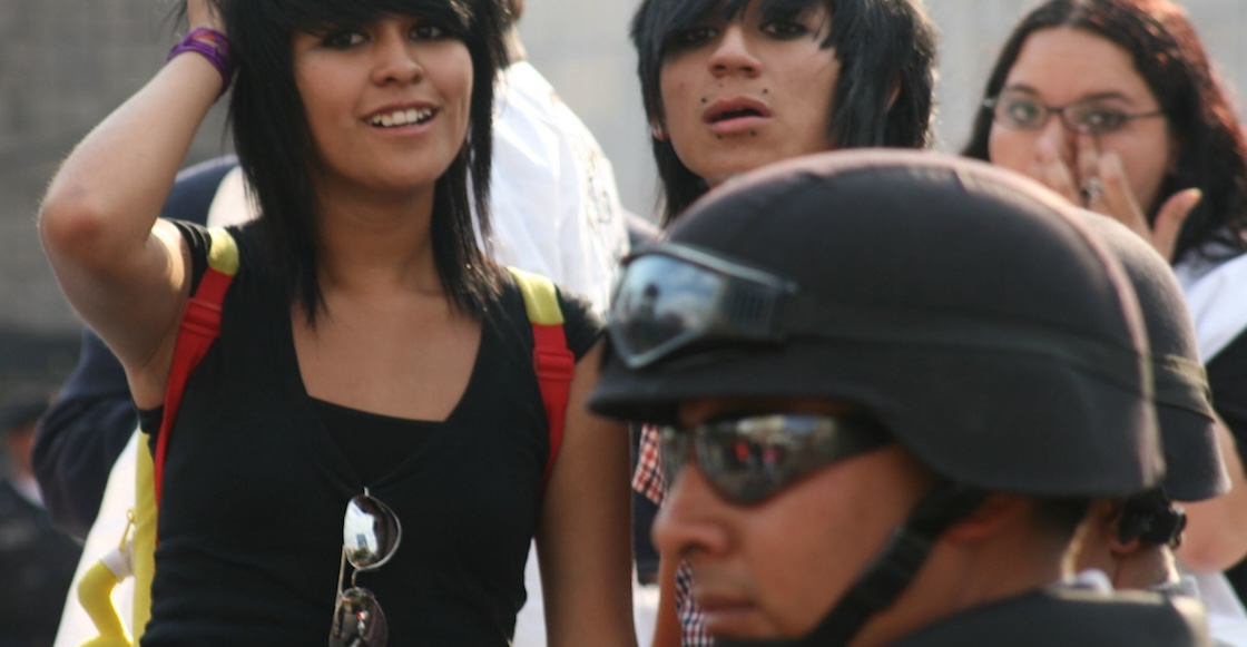 Fotos para recordar la épica batalla de emos contra punks en Insurgentes