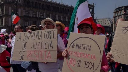Fotos y videos de la Marcha Por Nuestra Democracia en defensa del INE
