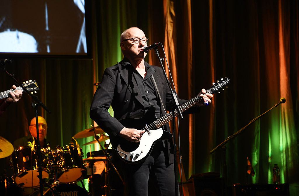 Mark Knopfler juntó a Bruce Springsteen, Brian May y más guitarristas para luchar contra el cáncer