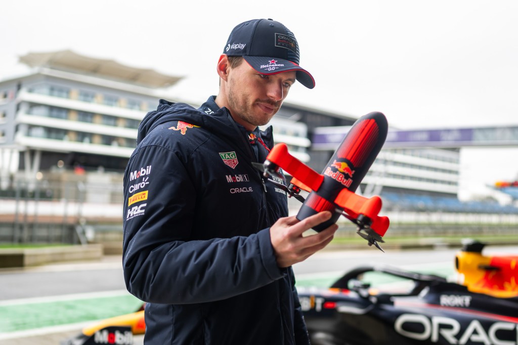 Max Verstappen con el Red Bull Drone 1