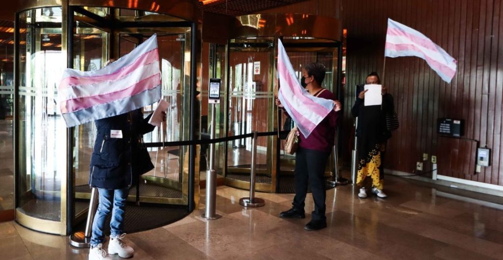 Activistas llevaron a cabo una protesta para la aprobación de la Ley Trans en la Cámara de Diputados