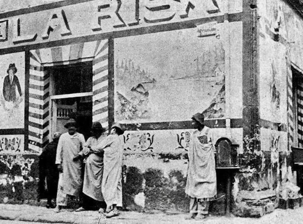 La pulquería La Risa a inicios del siglo XX.