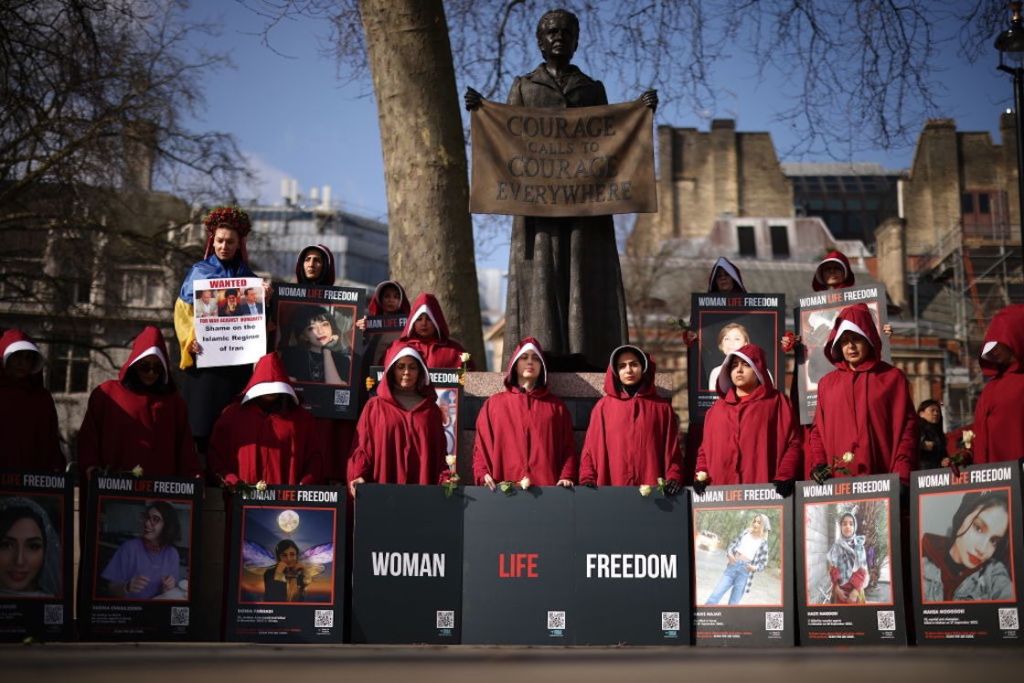 Mujeres protestan en Londres, Inglaterra.