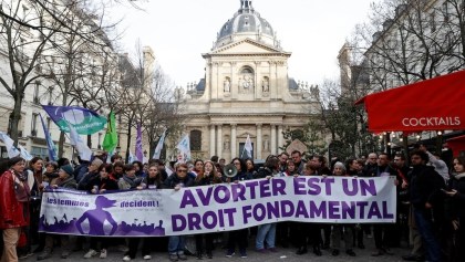 Francia se convierte en el primer país en reconocer el aborto en su Constitución