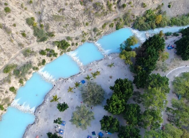 ¿Sin plan para el fin? Aquí algunas razones para refrescarse en las aguas termales de Tolantongo