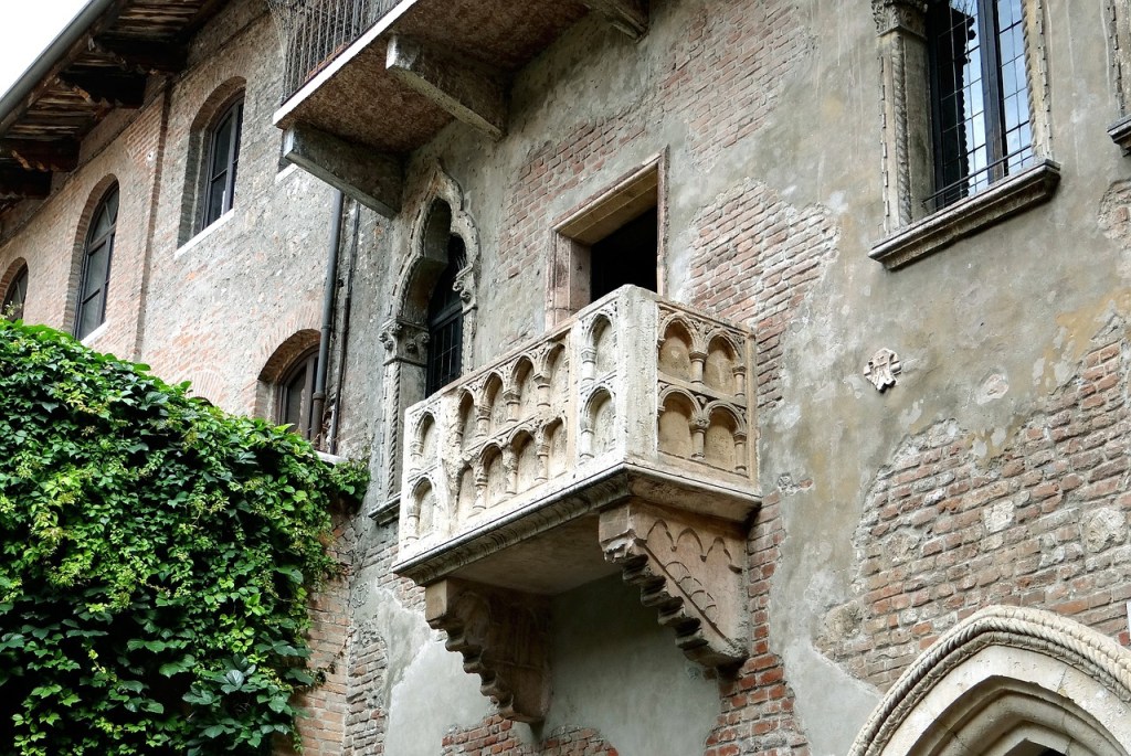 Estatua de Julieta en Verona (de Romeo y Julieta) en peligro por manoseo de turistas