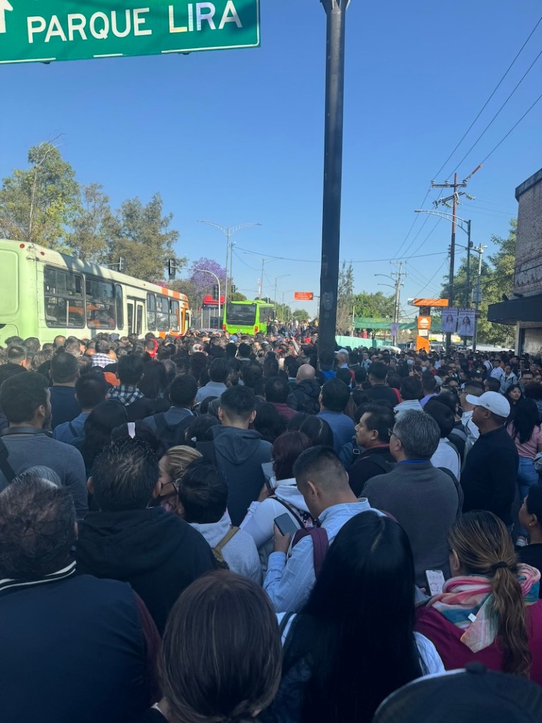 ¡Oh, no! Otra vez la Línea 7 del Metro: Suspenden servicio de San Joaquín a Constituyentes