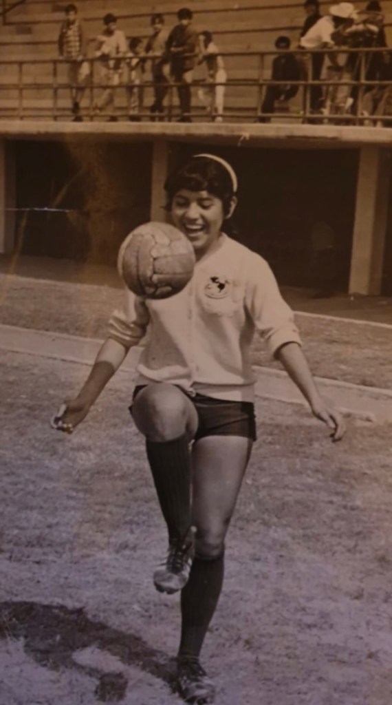 Dos generaciones de futbolistas nos explican qué ha cambiado en el futbol femenil en México