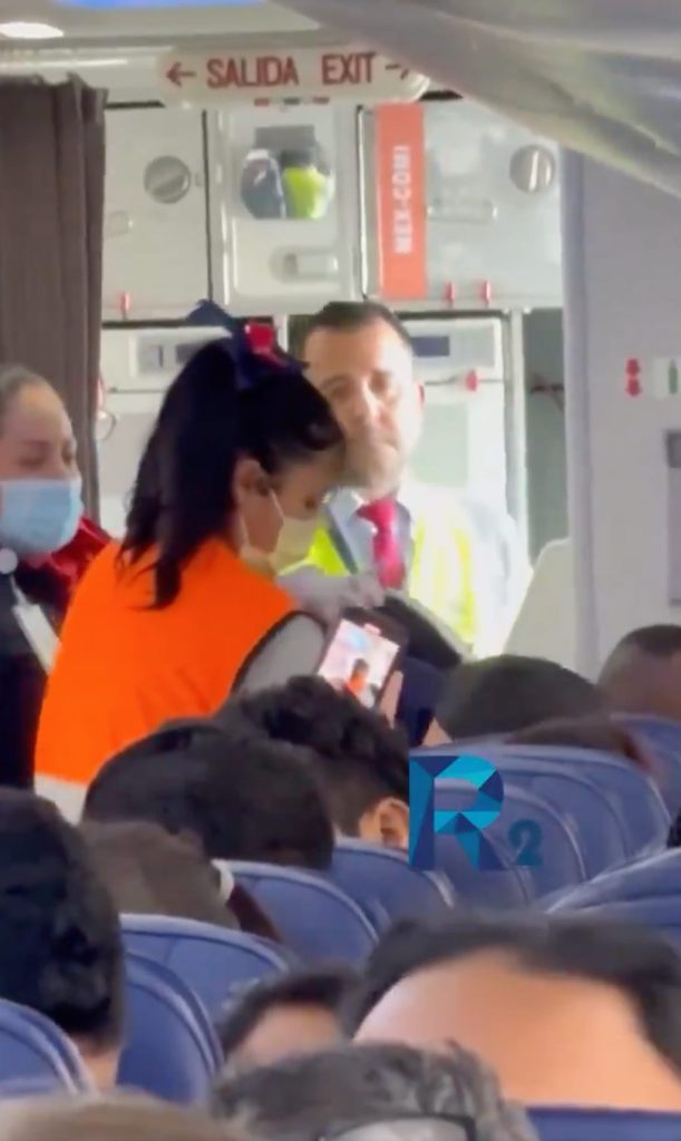 A baby was born during a flight from CDMX to Juarez.