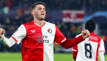 Revive el gol de Santi Giménez en la Eredivisie