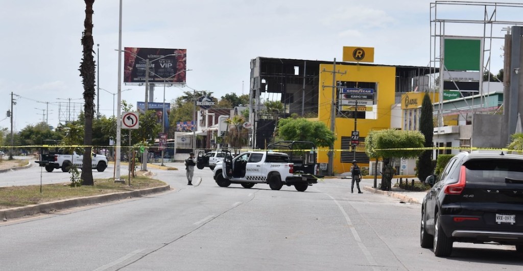 Secuestros masivos en Sinaloa fueron "entre bandas", dice AMLO; rescatan a 58 de 66