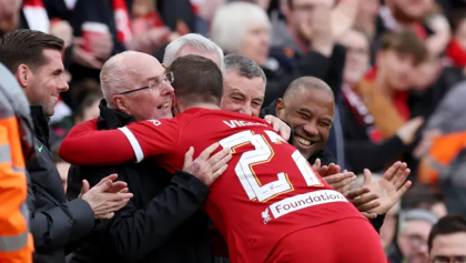 Así fue el emotivo momento en el Sven-Göran Eriksson cumplió su sueño de dirigir al Liverpool