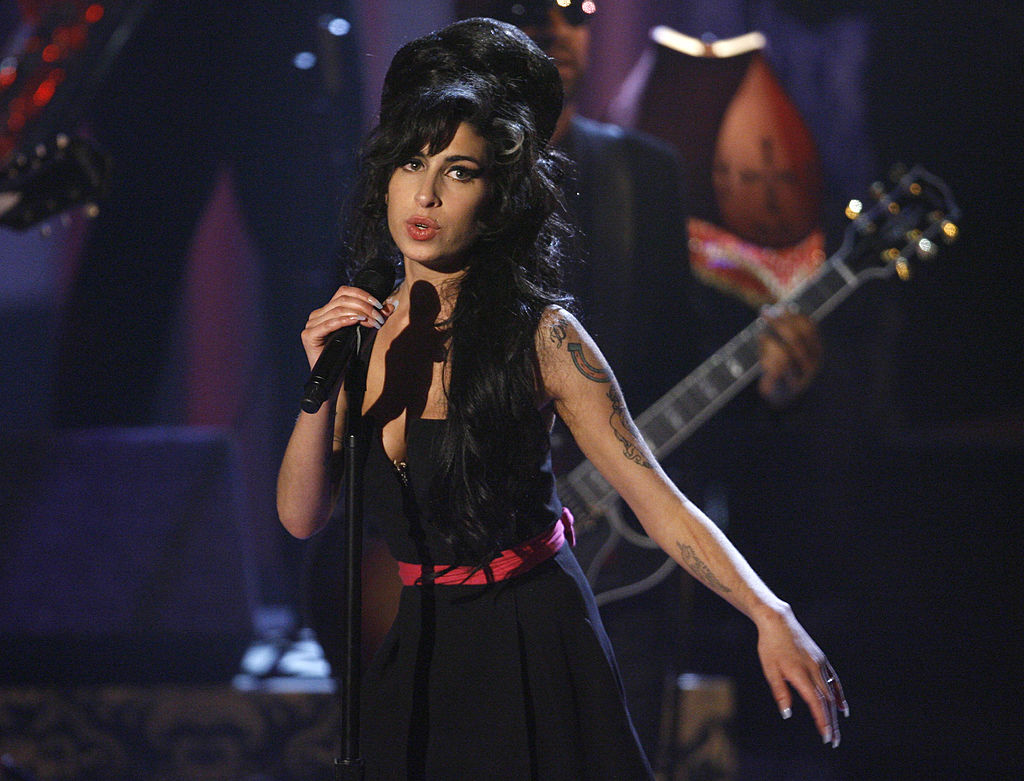 Amy Winehouse y cómo el insultar al líder de The Zutons nos dio el cover de "Valerie"  