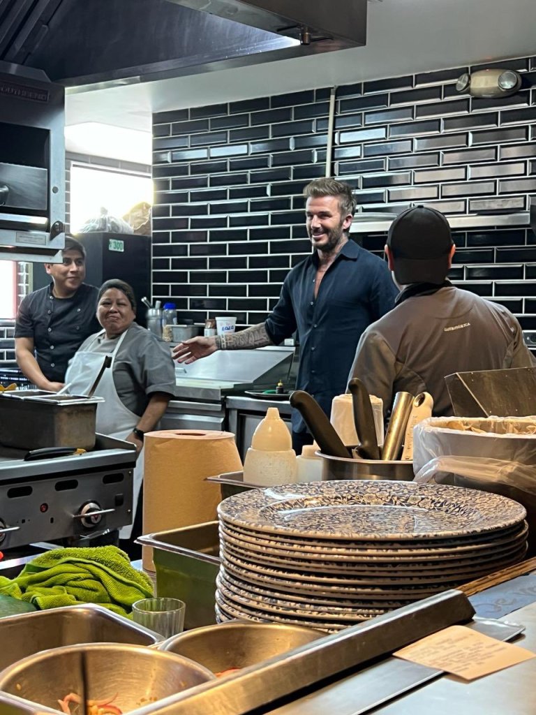 ¿Qué comió? El gran gesto de David Beckham con meseros y cocineros en Monterrey