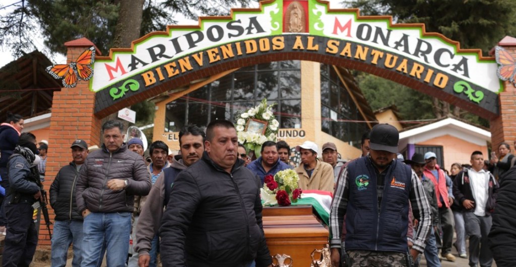 El funeral del activista Homero Gómez González en el santuario El Rosario de las mariposas monarca.