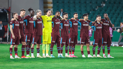 Superliga de Turquía castiga con 6 juegos al Trabzonspor por invasión a la cancha ¿Justo o injusto?