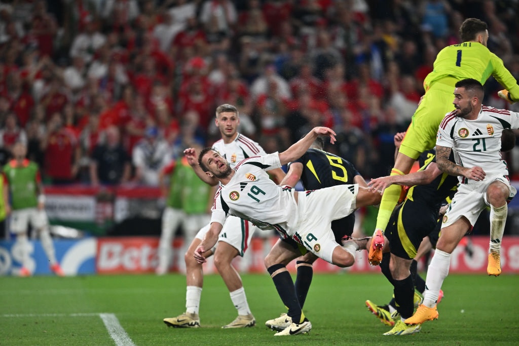 Varga ya estaba inconsciente antes de caer