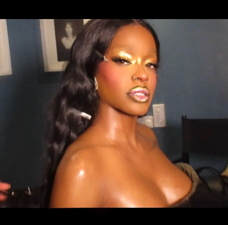 Azealia Banks pide a Matty Healy 1 millón de dólares para evitar una demanda