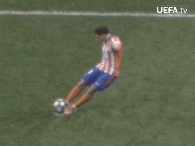 Penal de Julián Álvarez vs Real Madrid