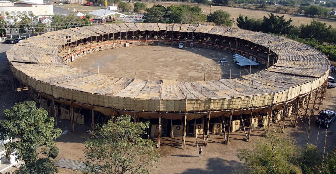 La Petarera: Una plaza de toros que es la artesanía más grande del mundo