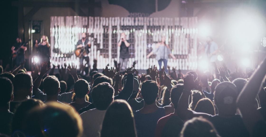 ¿Qué hacer si una persona tiene una crisis de ansiedad en un concierto o festival?
