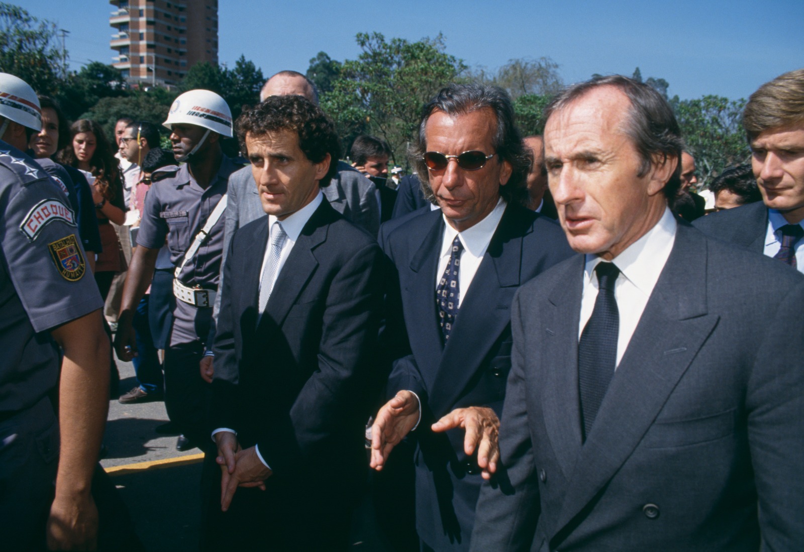 Funeral del triple campeón mundial de Fórmula 1 Senna en el cementerio de Morumbi