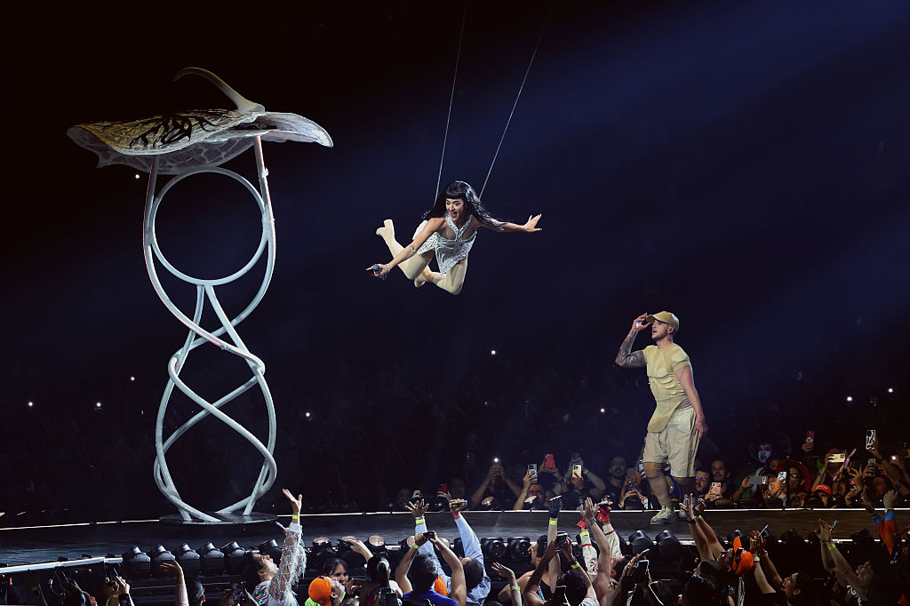 Katy Perry Lifesses Tour in Mexico