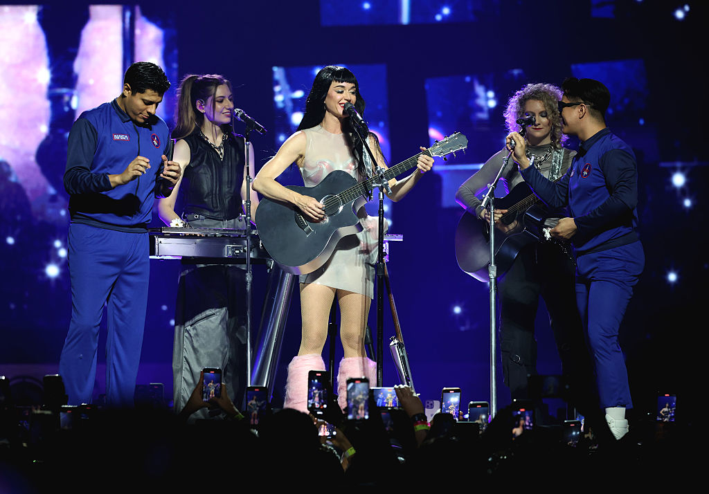 Katy Perry Lifesses Tour in Mexico