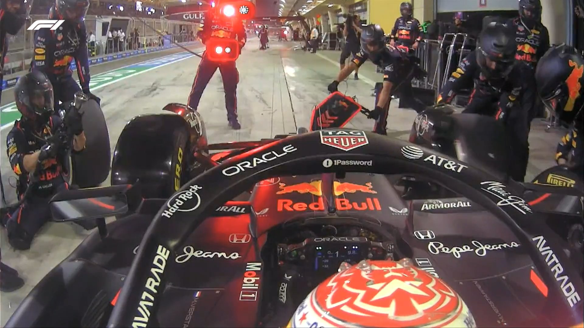 Max Verstappen en pits