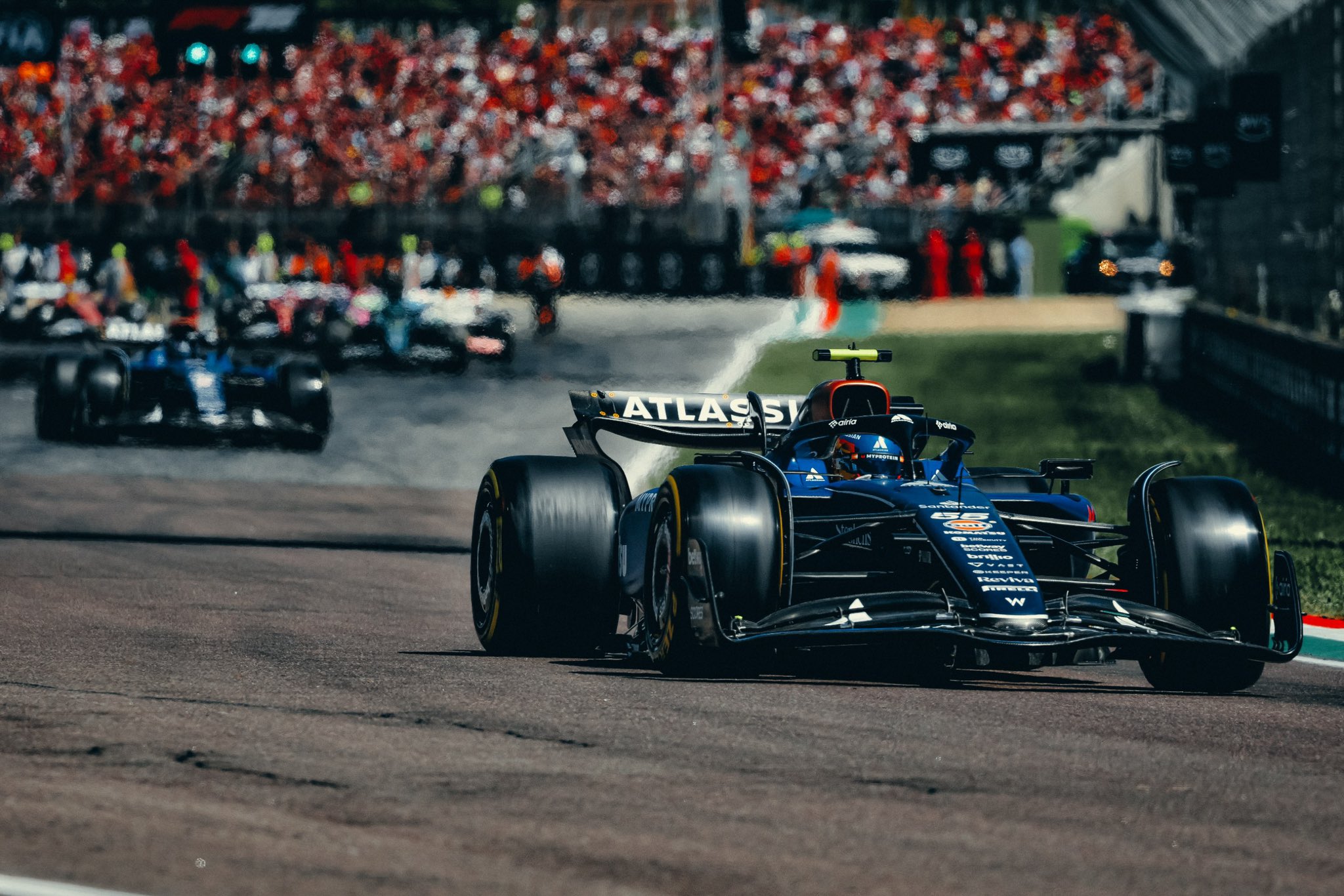 Williams sumó con sus dos autos en Imola