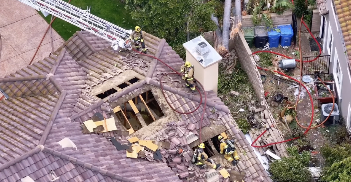 avioneta-estrella-casas-los-angeles-deja-2-muertos-accidente