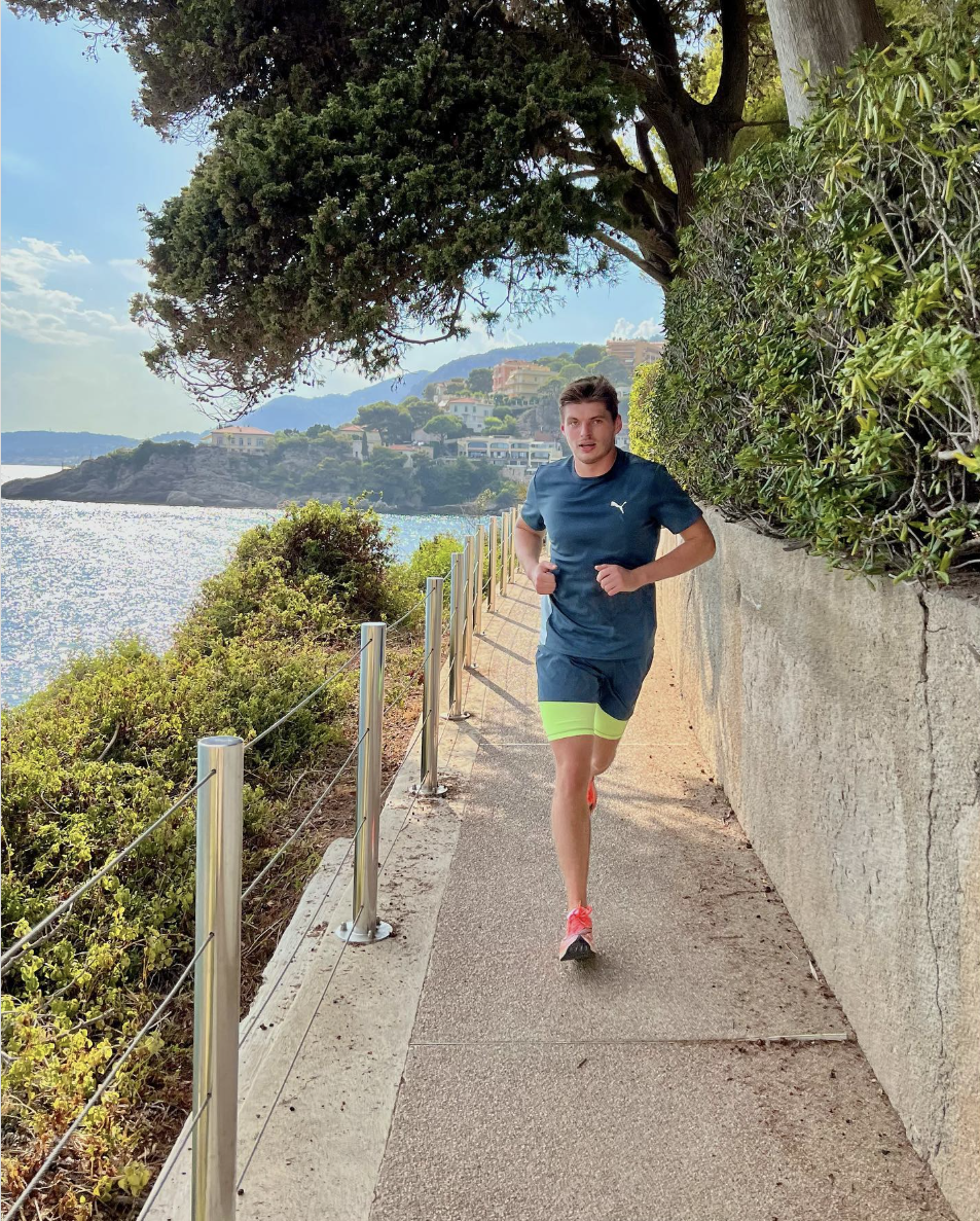 Max Verstappen en las montañas de Mónaco