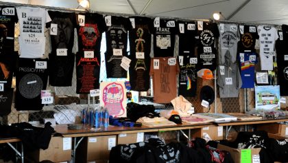 El negocio de la merch: ¿Ya es más importante que la propia música?