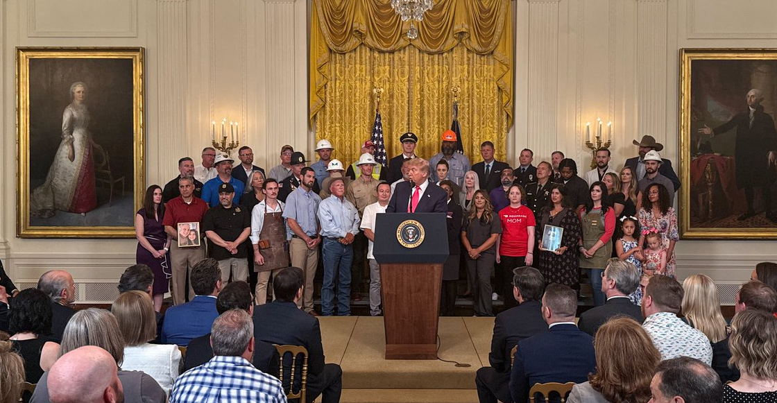 Estados Unidos aprueba iniciativa para negar ciudadania a hijos de migrantes