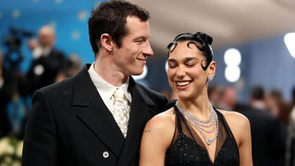 Fíjate, Paty: Dua Lipa anuncia su compromiso con Callum Turner