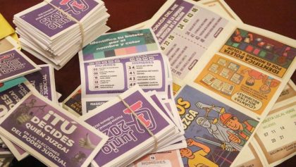 Entre las irregularidades reportadas en estas Elecciones del Poder Judicial, hay entrega de acordones.