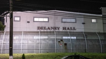 4 migrantes escapan de Delaney Hall, centro de detención de ICE