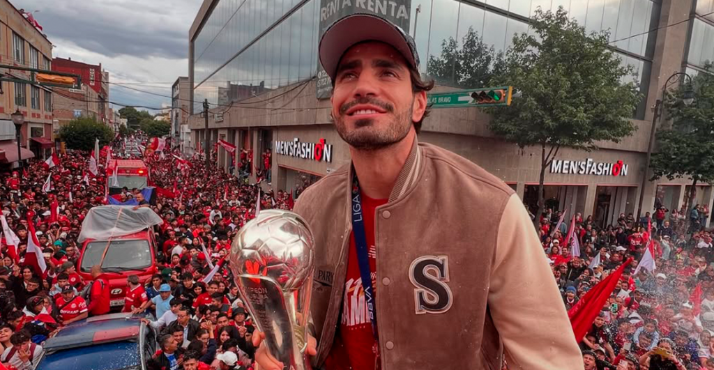 'Pollo' Briseño defiende el Mundial de Clubes: "Vacaciones hay muchas"