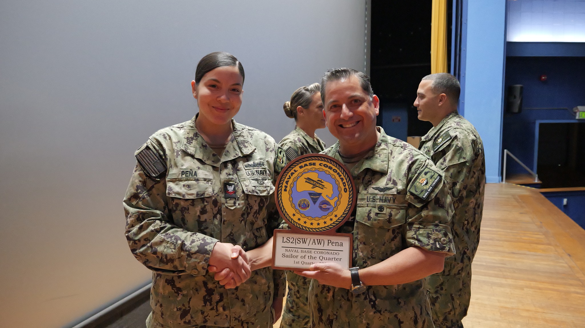 Militares en la base naval de Coronado