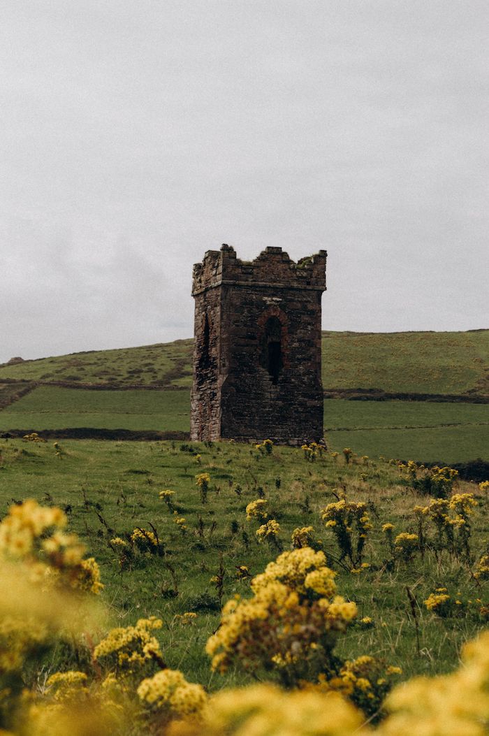 antigua torre en irlanda
