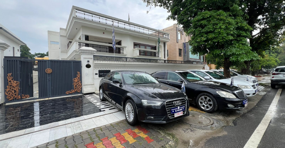 arrestan-hombre-por-dirigir-embajada-falsa-india-fraude-lavado-dinero-1