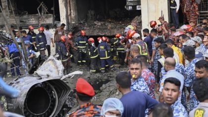 avion-militar-estrella-contra-escuela-bangladesh