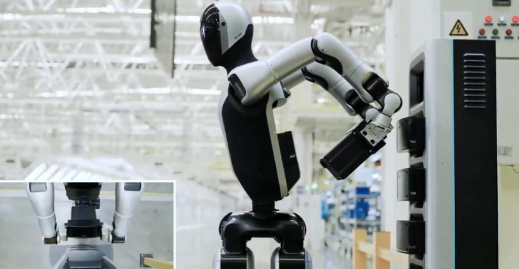 crean-primer-robot-capaz-cambiar-propias-baterias-2