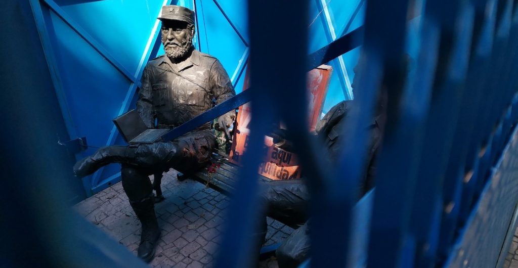Parque Tabacalera Estatuas Fidel y Che Guevara
